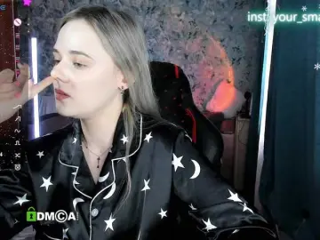 Your-small-bunny  live sex cam