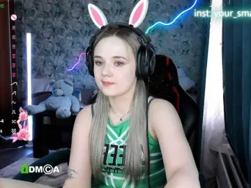 Your-small-bunny  live sex cam