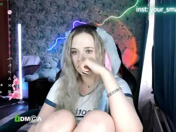 Your-small-bunny  live sex cam