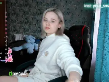 Your-small-bunny  live sex cam