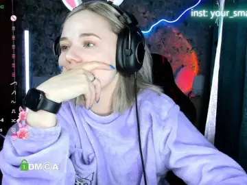 Your-small-bunny  live sex cam