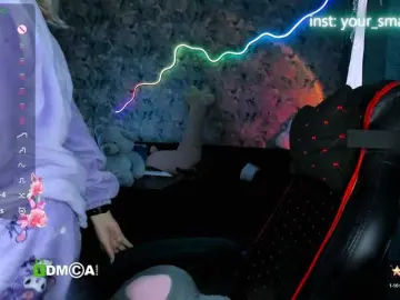 Your-small-bunny  live sex cam