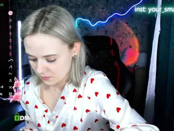 Your-small-bunny  live sex cam