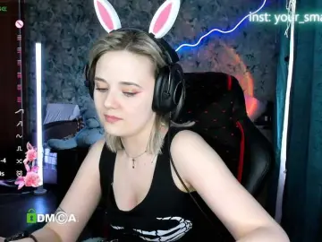 Your-small-bunny  live sex cam