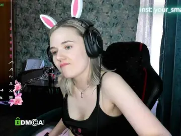 Your-small-bunny  live sex cam