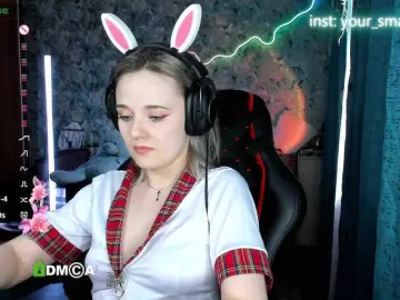 Your-small-bunny  live sex cam