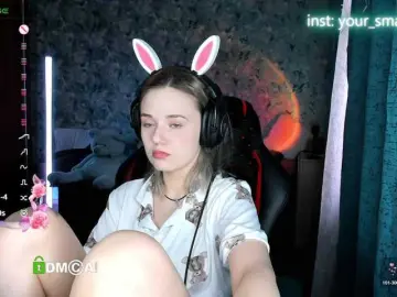 Your-small-bunny  live sex cam