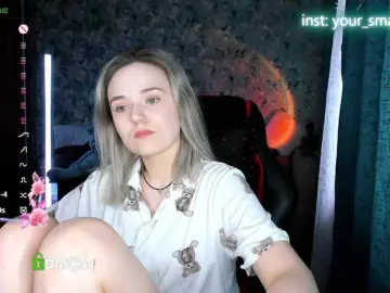 Your-small-bunny  live sex cam
