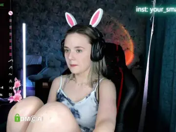 Your-small-bunny  live sex cam