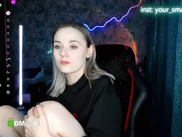 Your-small-bunny  live sex cam