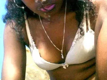 Claudia9  live sex cam