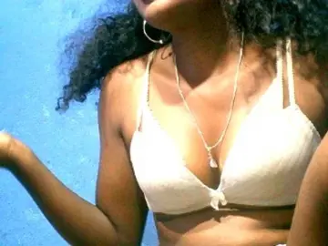 Claudia9  live sex cam