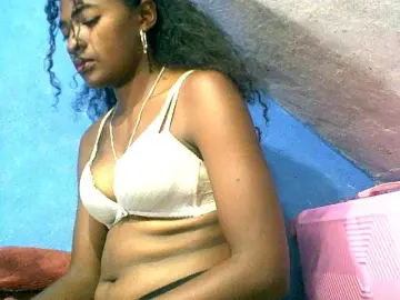 Claudia9  live sex cam