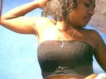 Claudia9  live sex cam