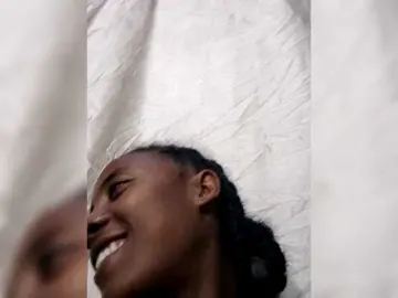 Claudia9  live sex cam