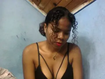 Diane5  live sex cam