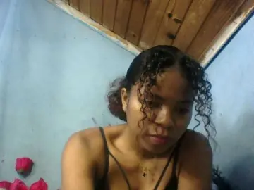 Diane5  live sex cam