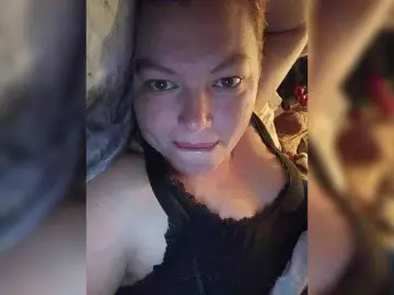 Juliamad  live sex cam