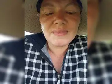 Juliamad  live sex cam