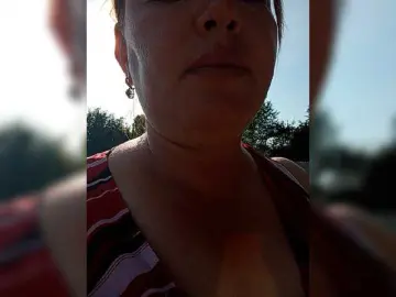 Juliamad  live sex cam