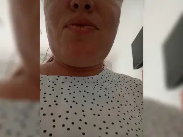 Juliamad  live sex cam