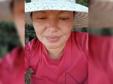 Juliamad  live sex cam