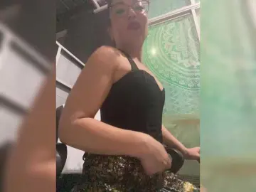 PadThai  live sex cam