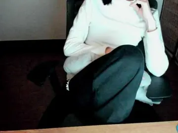 X0X0-oo  live sex cam