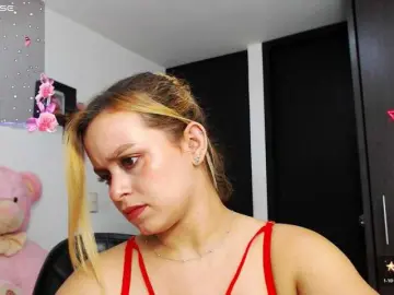 Isabella-77  live sex cam
