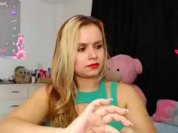 Isabella-77  live sex cam