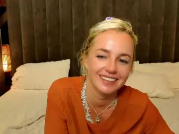 AlaskaSia  live sex cam