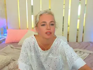 AlaskaSia  live sex cam