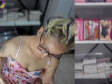 Bisexyeliz35  live sex cam