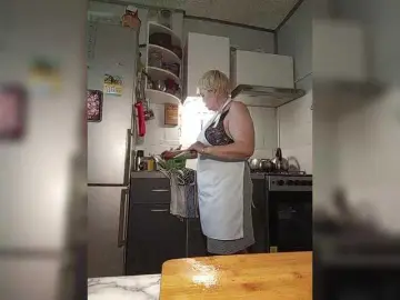 HelenaGloss  live sex cam