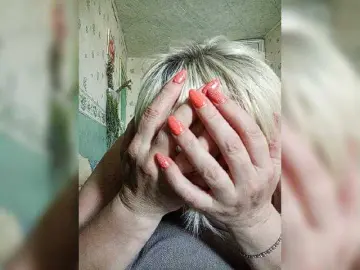 HelenaGloss  live sex cam