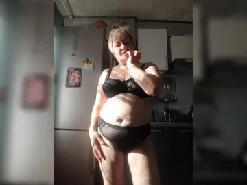 HelenaGloss  live sex cam