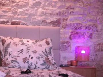 Joanneshyshy  live sex cam