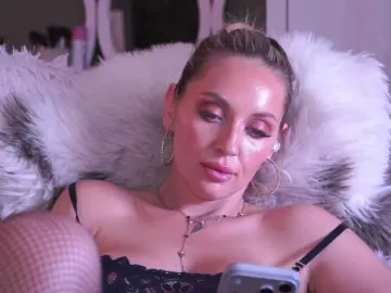 Joanneshyshy  live sex cam