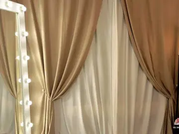 Wtffox  live sex cam