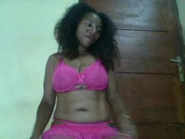 DelilahXq  live sex cam