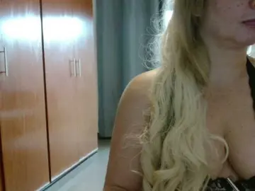 Jussara-Milf  live sex cam