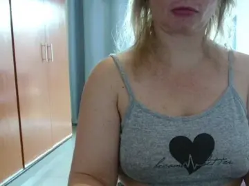 Jussara-Milf  live sex cam