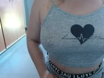 Jussara-Milf  live sex cam