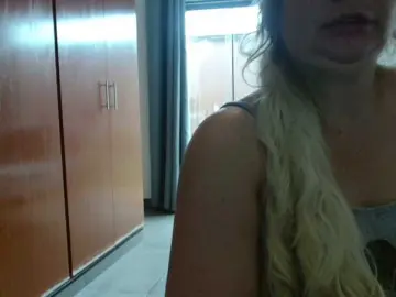 Jussara-Milf  live sex cam