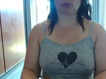 Jussara-Milf  live sex cam