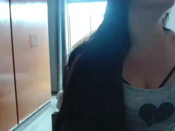 Jussara-Milf  live sex cam