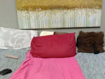 LadyAss33  live sex cam