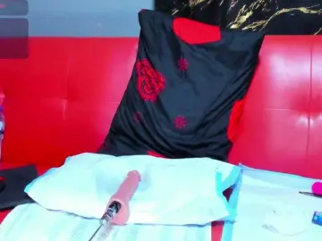 NoielyaShot  live sex cam