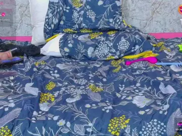 Matureandhorny  live sex cam