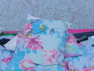 Matureandhorny  live sex cam